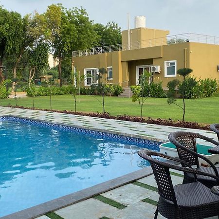 Raas Vilas - Boutique Farm House With Pool Tāoru エクステリア 写真