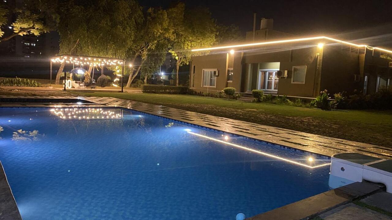 Raas Vilas - Boutique Farm House With Pool Tāoru エクステリア 写真