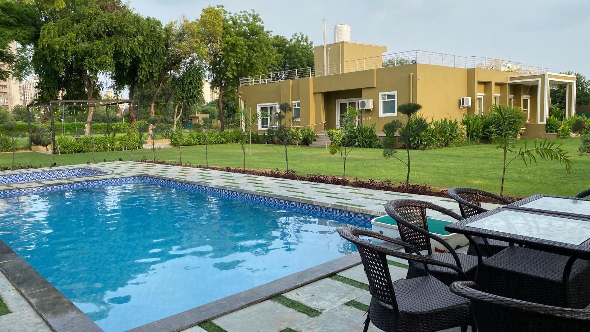 Raas Vilas - Boutique Farm House With Pool Tāoru エクステリア 写真
