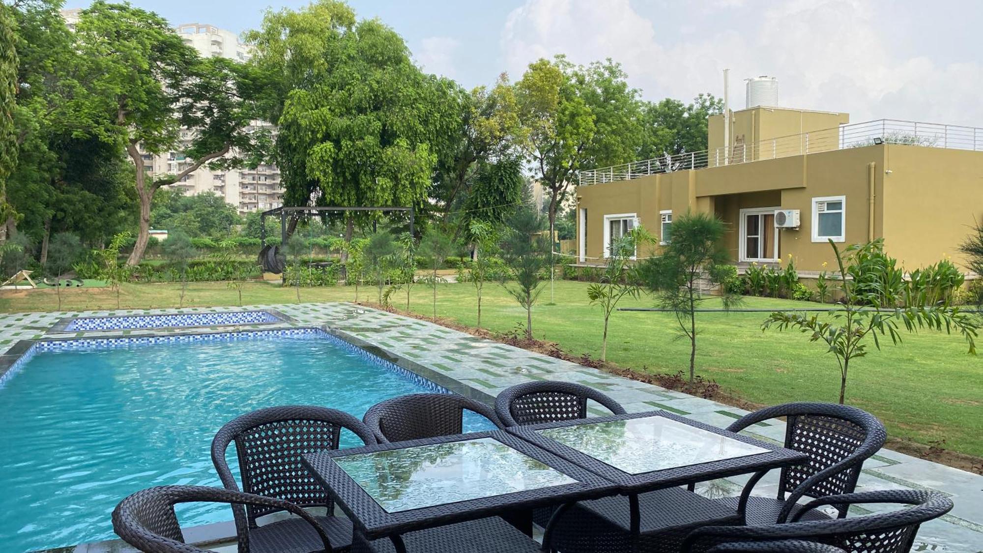Raas Vilas - Boutique Farm House With Pool Tāoru エクステリア 写真