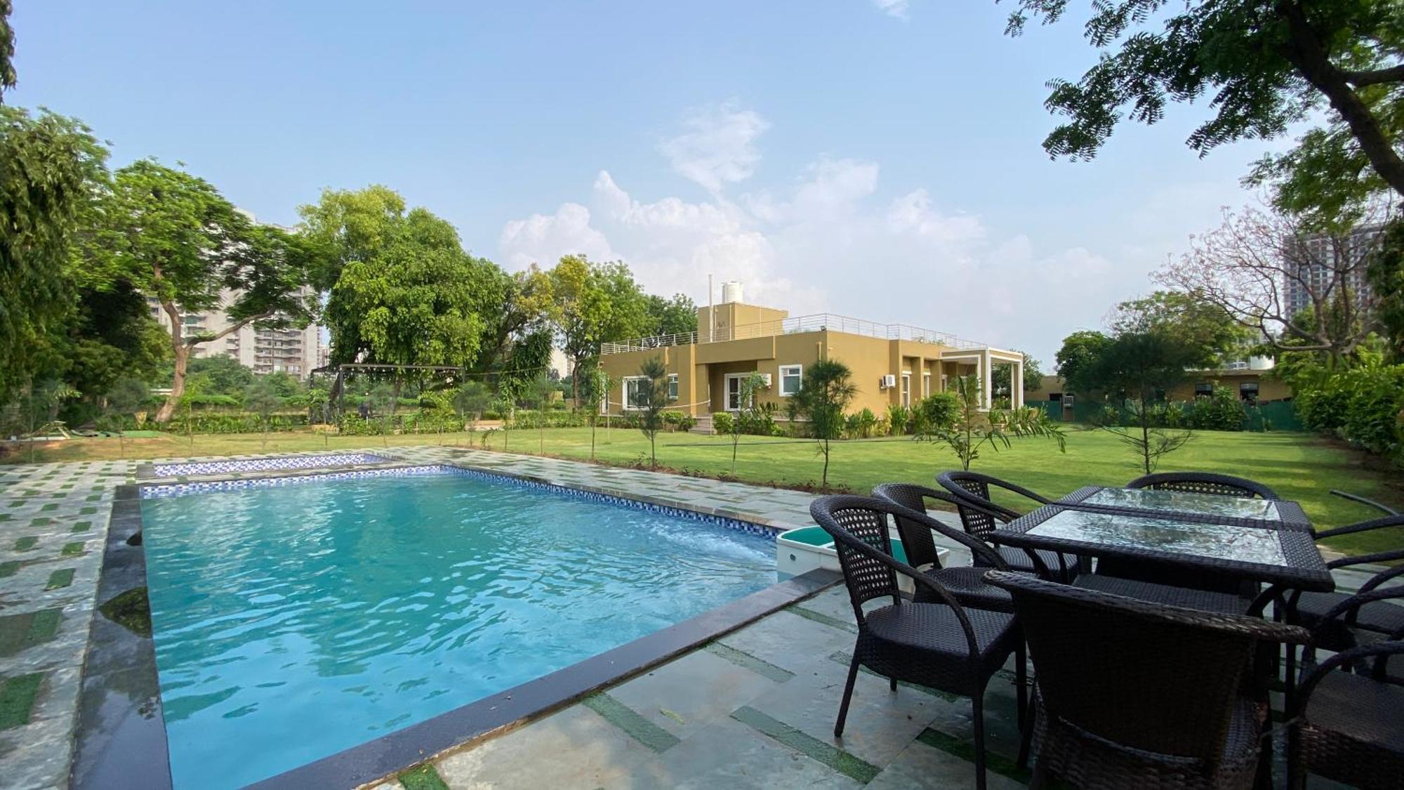 Raas Vilas - Boutique Farm House With Pool Tāoru エクステリア 写真