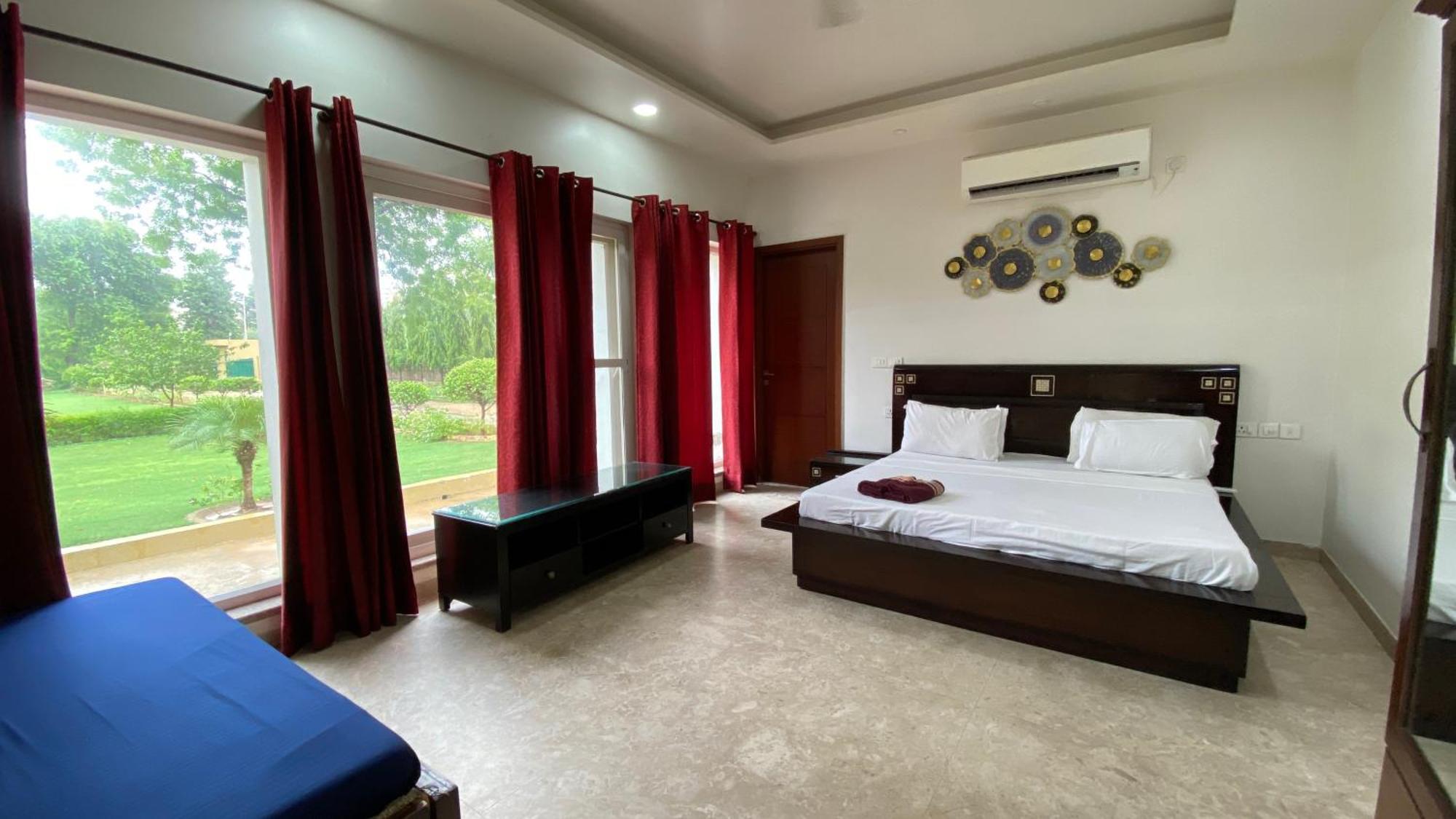 Raas Vilas - Boutique Farm House With Pool Tāoru エクステリア 写真